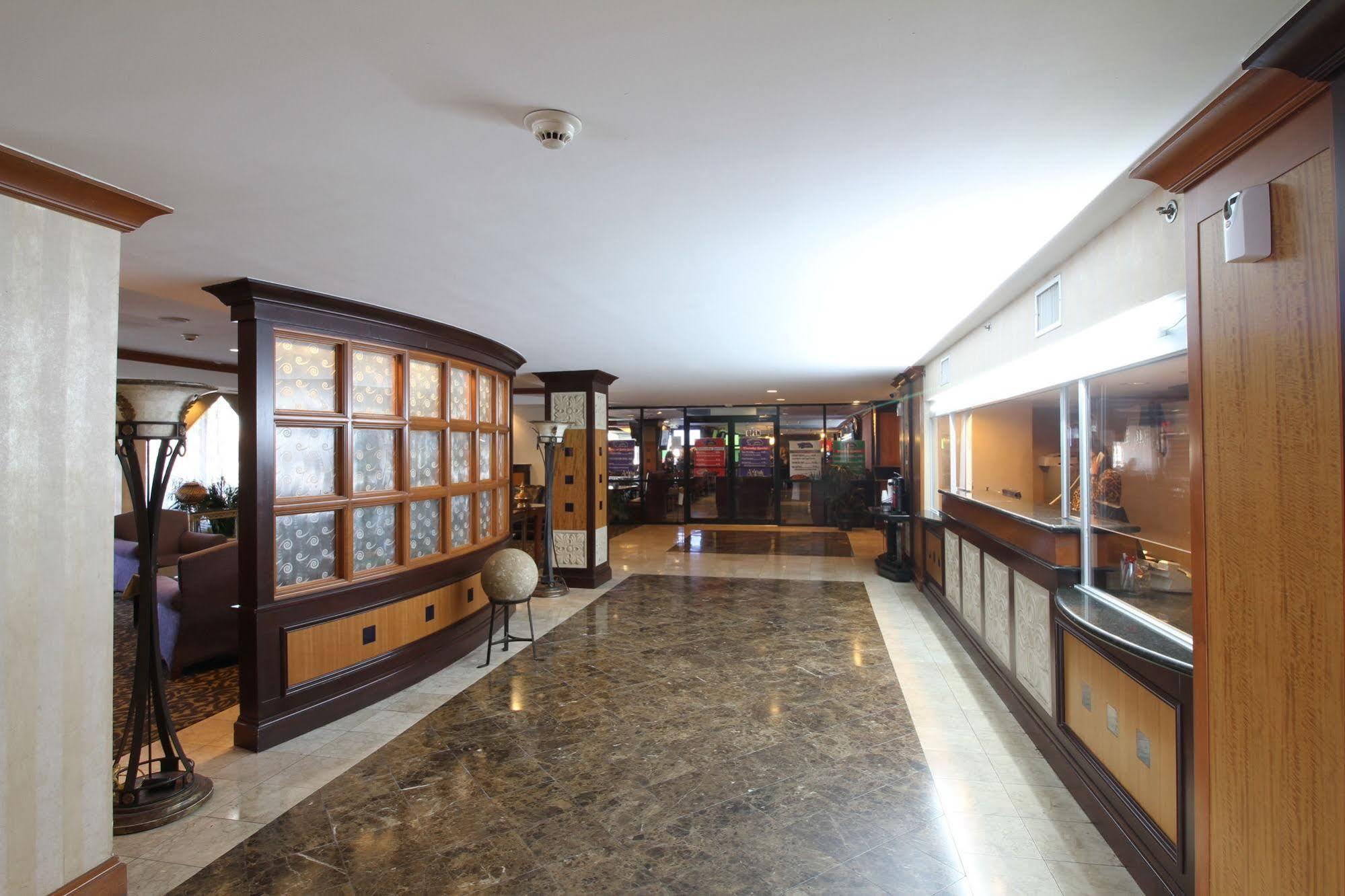 Gateway Hotel Dallas Park Central Bagian luar foto