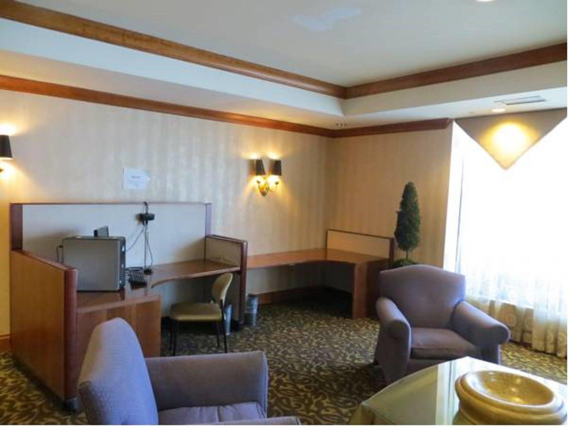 Gateway Hotel Dallas Park Central Bagian luar foto