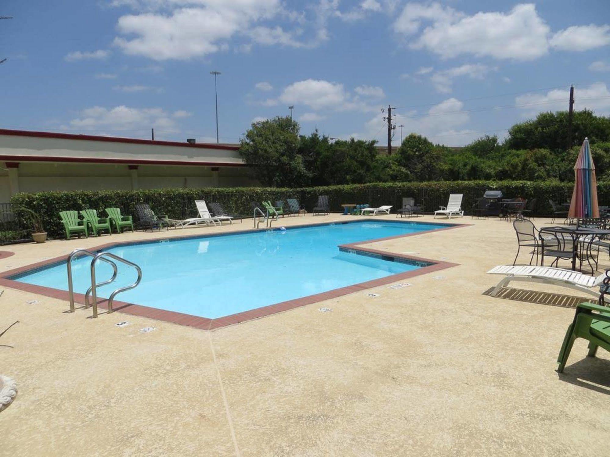 Gateway Hotel Dallas Park Central Bagian luar foto