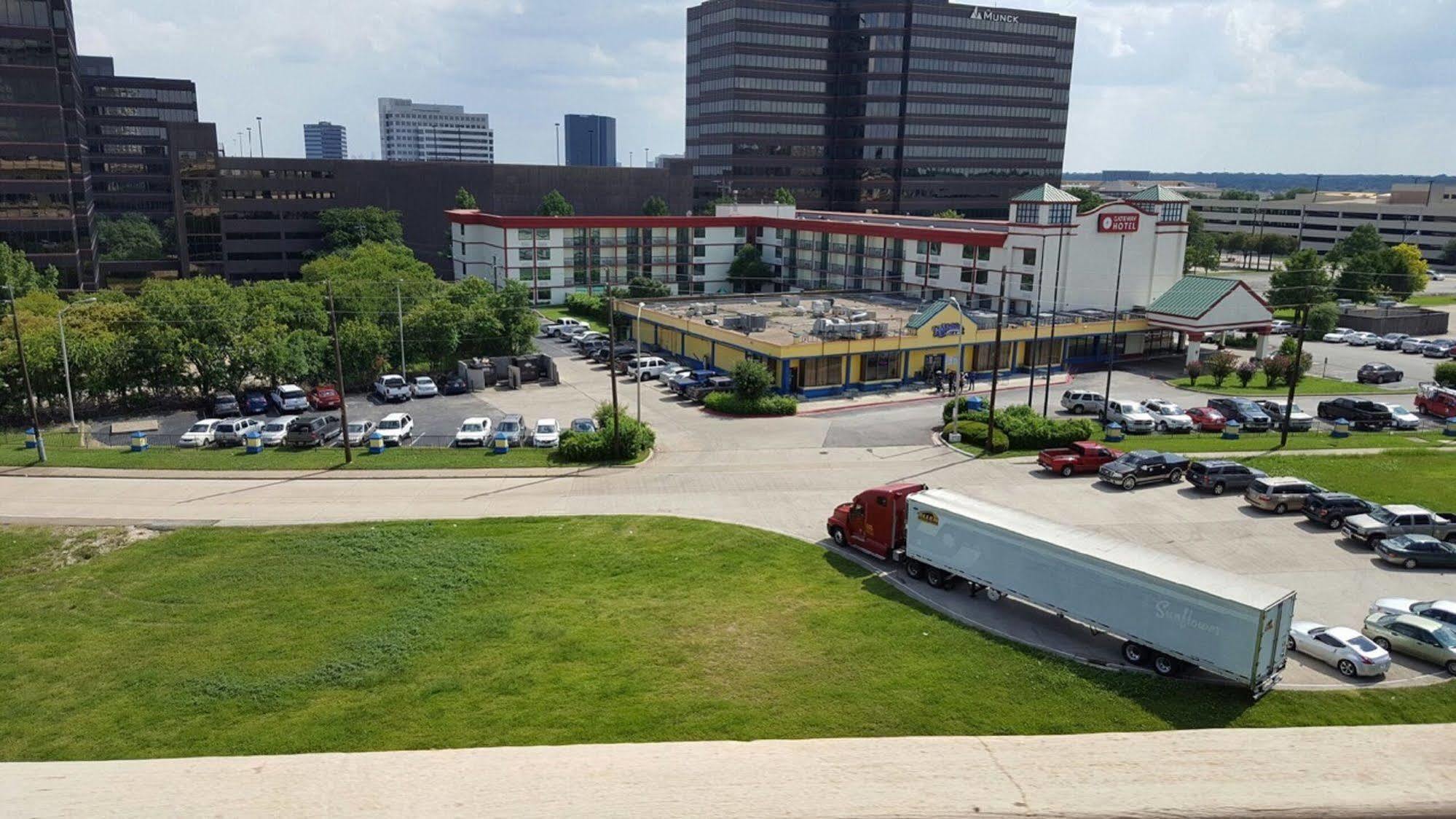 Gateway Hotel Dallas Park Central Bagian luar foto