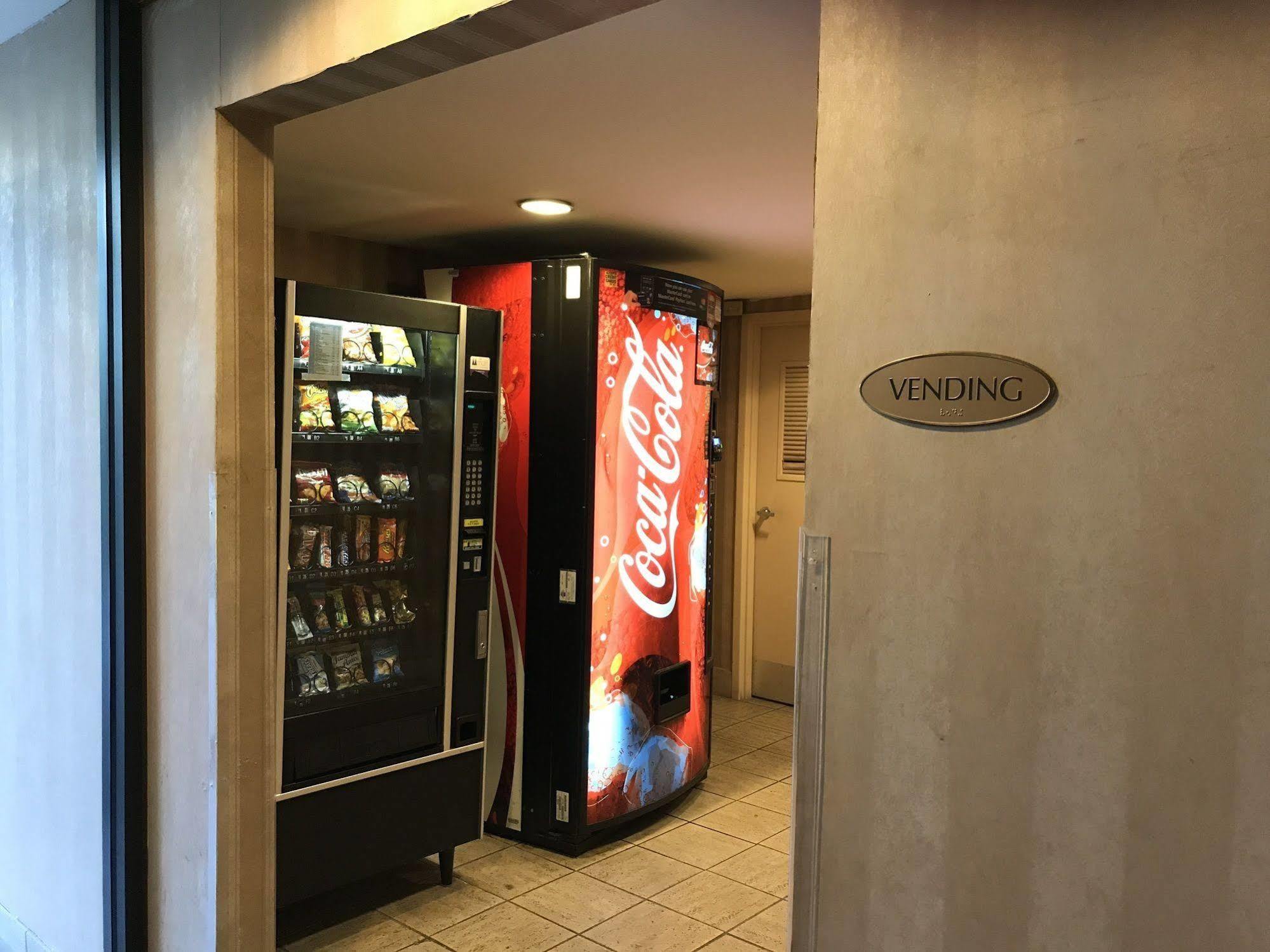 Gateway Hotel Dallas Park Central Bagian luar foto