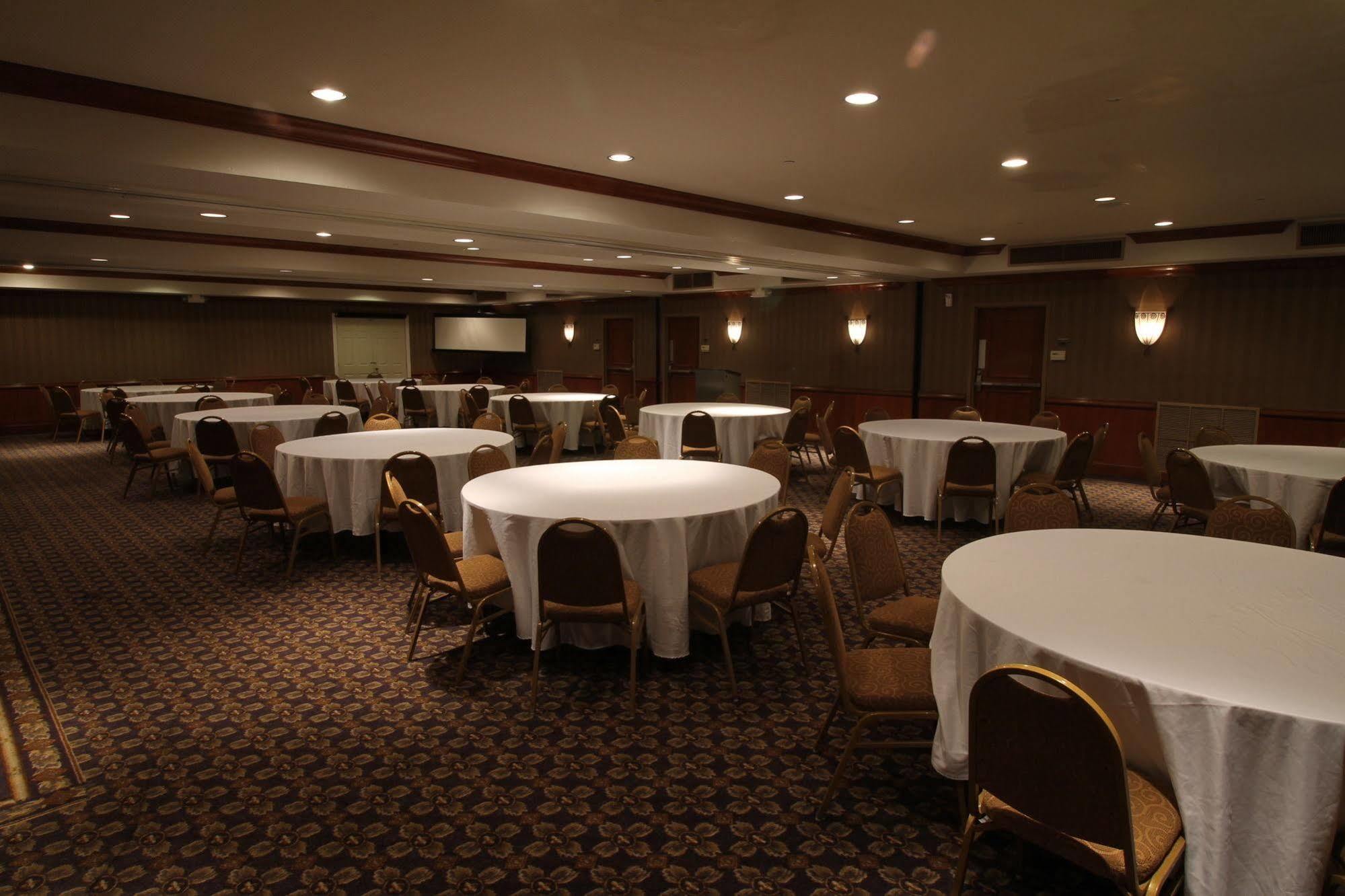 Gateway Hotel Dallas Park Central Bagian luar foto